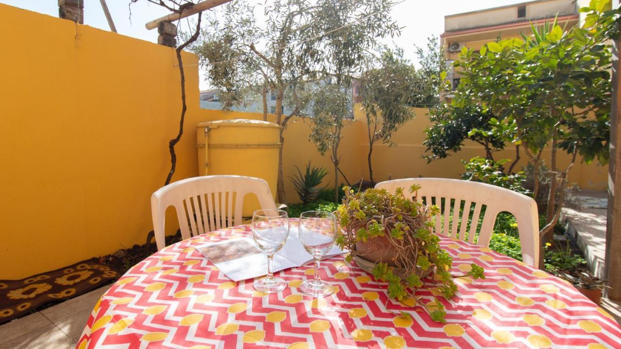 Yellow House-Villetta Con Giardino Oristano Eksteriør bilde