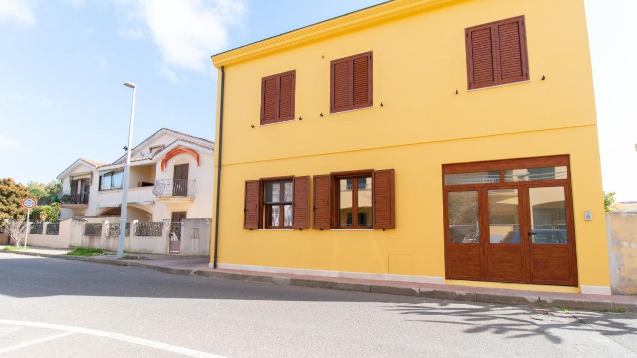 Yellow House-Villetta Con Giardino Oristano Eksteriør bilde